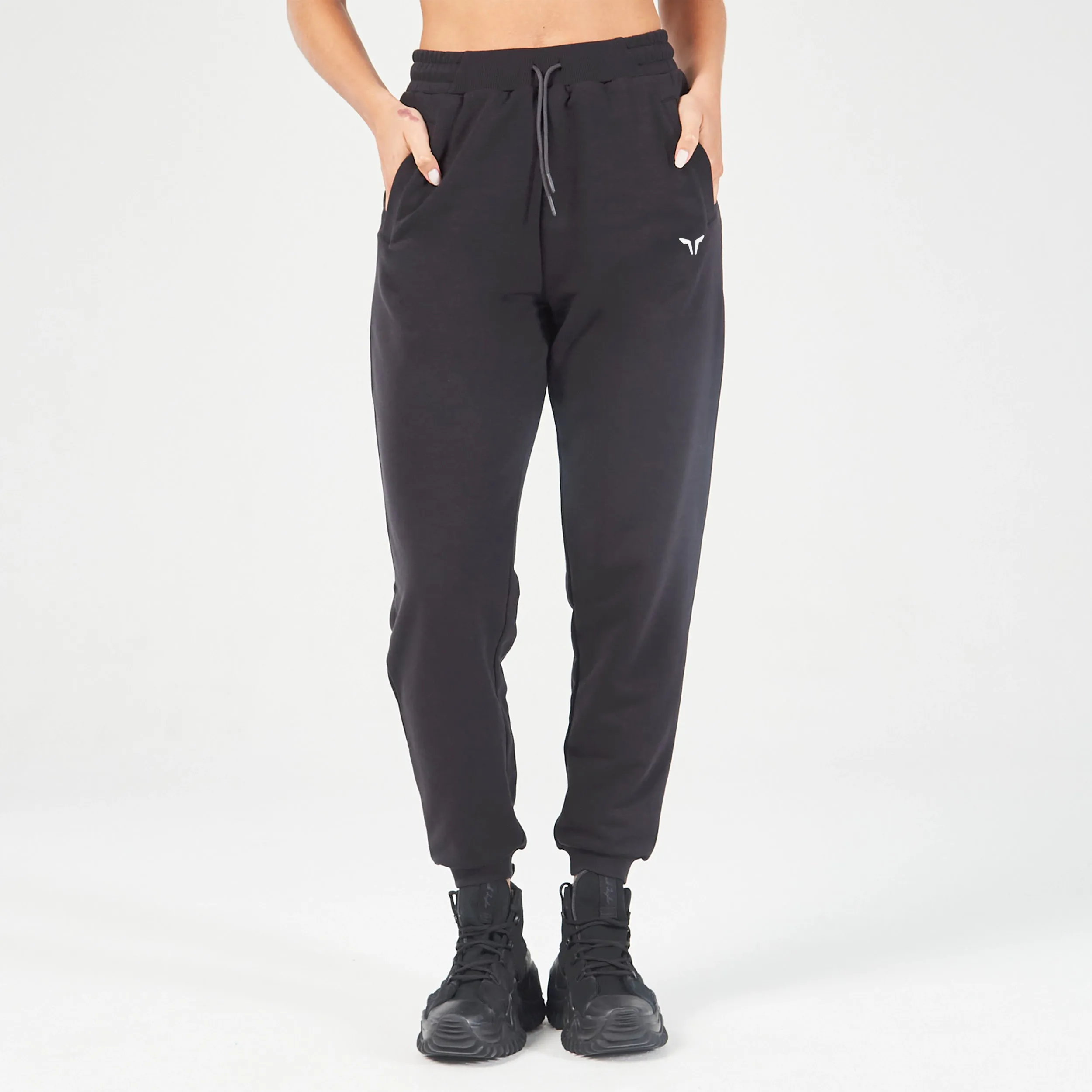 Essential Relaxed Joggers - Black