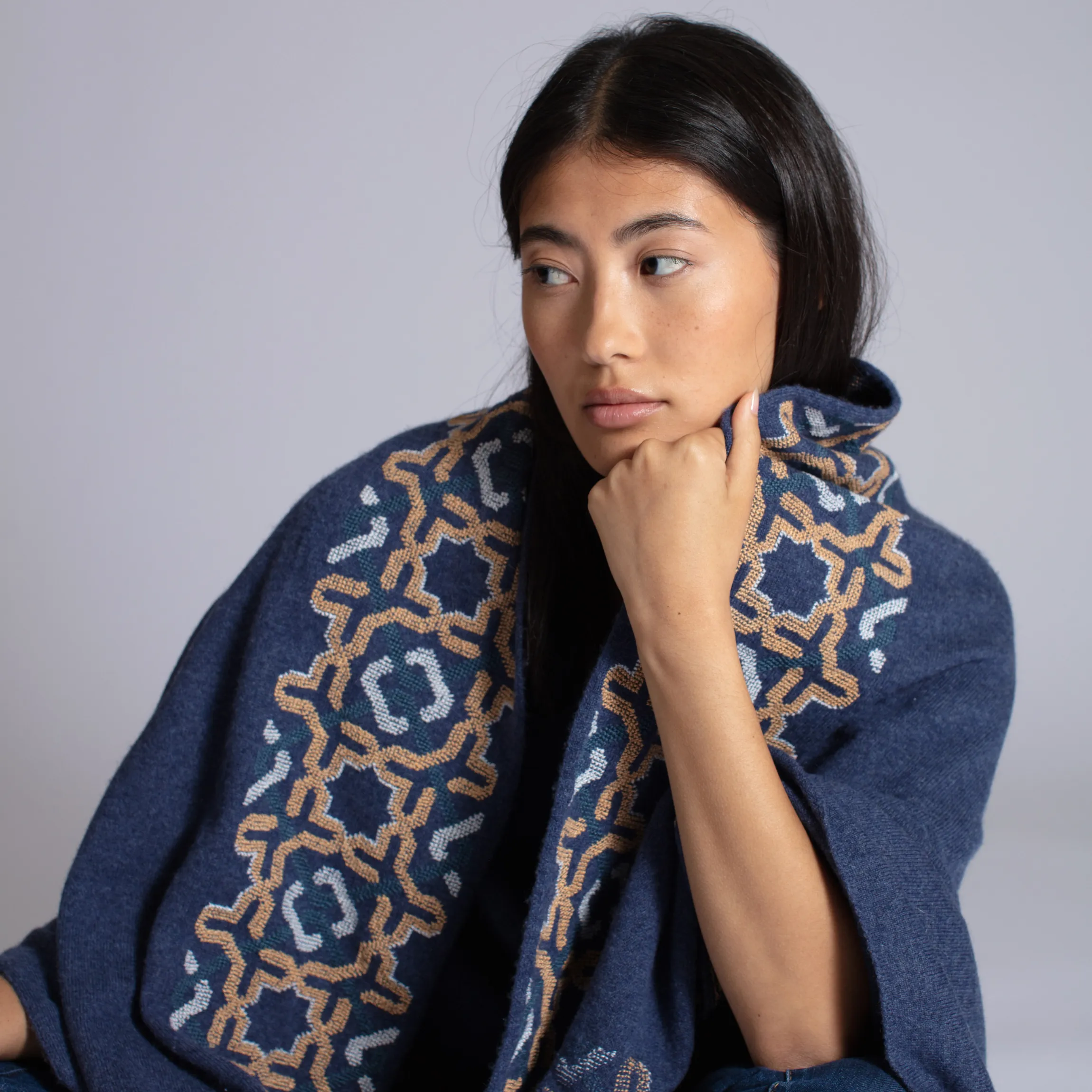 NOTTE BLUE CASHMERE SHAWL